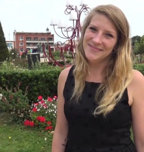 Emma - Emma, 30ans, vendeuse a Calais ! (2019/FullHD)